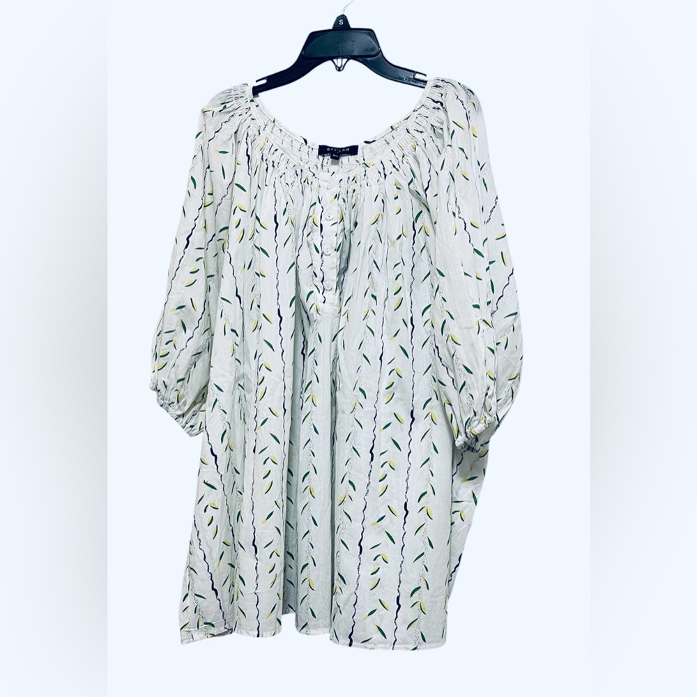 BEULAH STYLE COTTON BLOUSE 1/4  BUTTONS DOWN ALL SIZE WHITE WITH SUBTLE PATTERN